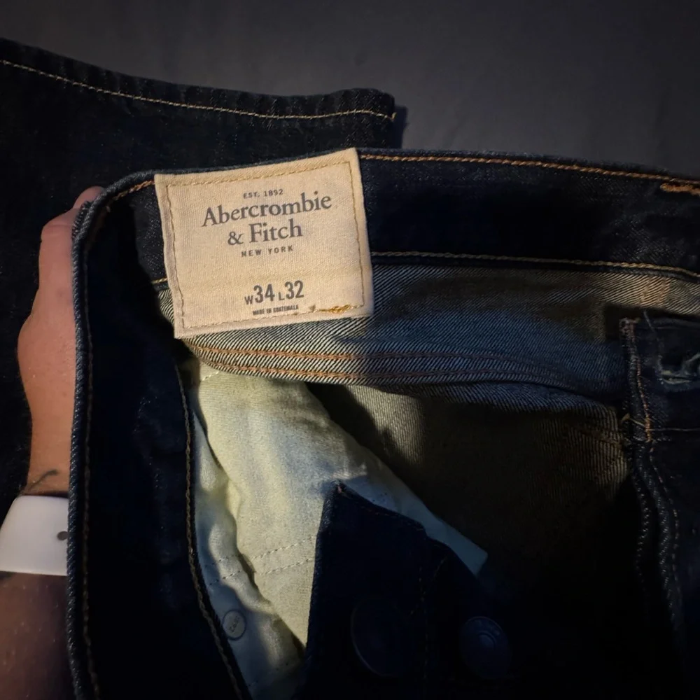 Abercrombie & Fitch Men's Classic Straight Jeans - Dark Blue - Picture 7 of 9